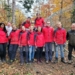 Das Team von Hilti AG Thüringen mit Betriebsleiter Christian Amann vor dem Luchsgehege © Wildpark Feldkirch