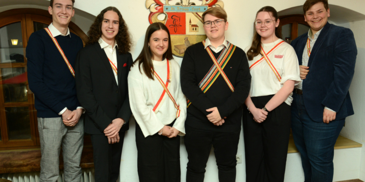 Der Clunia-Vorstand (vlnr): Jonas Prenn, Kevin Rusch, Sophia Stieger, Jakob Hammerer, Marie Hammerer, Luca Schöch.
Photonachweis: KMV Clunia/Öller