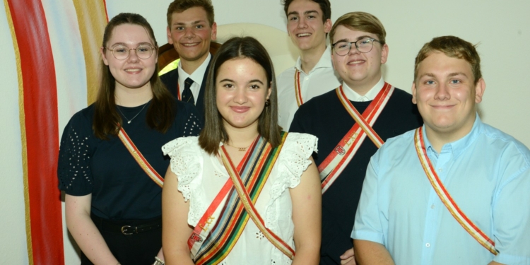 Der neugewählte Clunia-Vorstand (vlnr: Marie Hammerer, Luca Schöch, Sophia Stieger, Jonas Prenn, Jakob Hammerer, Maximilian Mayr) Photonachweis: KMV Clunia/Öller