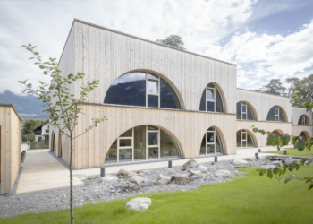 Inspiration für den spielerischen Aufbau des neuen Familienzentrums fand das Architekturbüro Christian Schmölz in Bauklötzen. Foto: Cornelia Hefel.