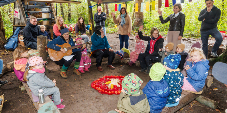 Eröffnung Waldkindergarten Rankweil. Foto: Bernd Hofmeister
Seidengarten