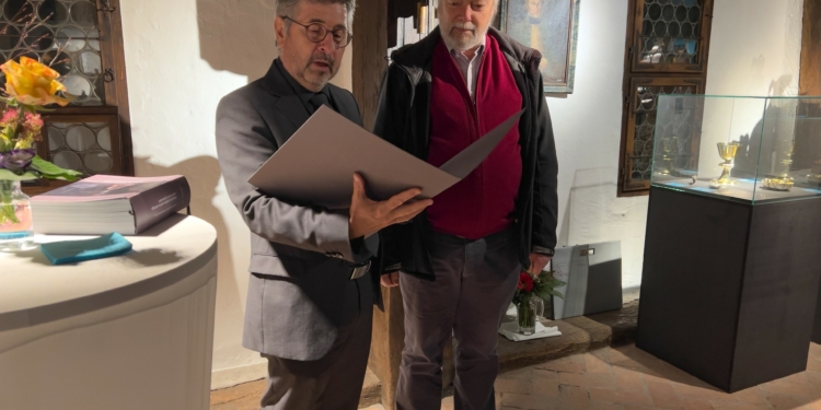 Martin Caldonazzi (links) mit Manfred A. Getzner. Foto: Schattenburgmuseum/Doppelbauer