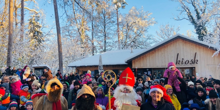 Der Nikolaus kommt zum Kiosk im Wildpark. Foto: Lebenshilfe Vorarlberg