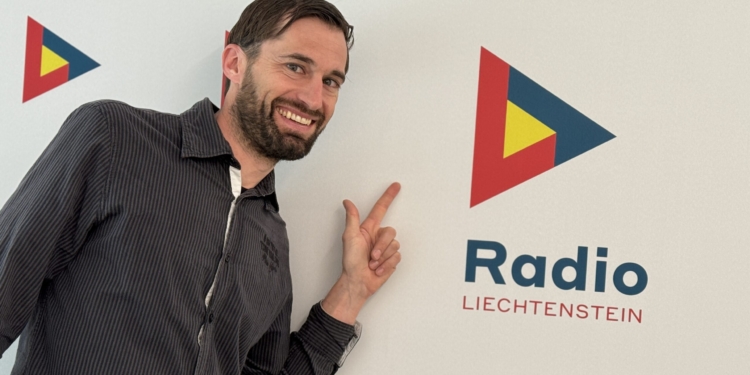 Chefredakteur Bandi Koeck zu Besuch bei Radio Liechtenstein. Foto: Gsi.News